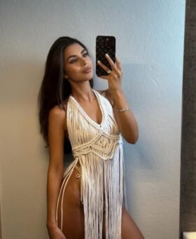 להזמין בחורה לבית